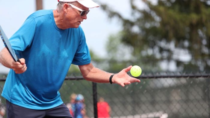 can you bounce the ball before serving in pickleball