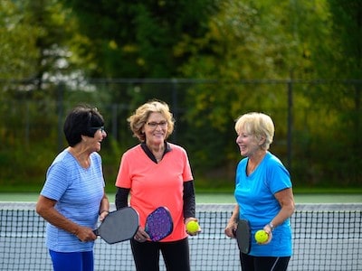 can pickleball be played in triples