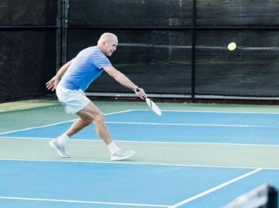 how to play pickleball effectively in the rain