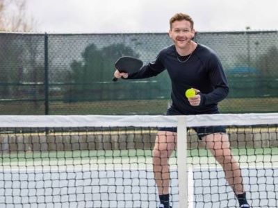 how does a pickleball ladder work