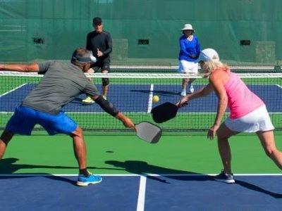 how can pickleball lead to a torn meniscus