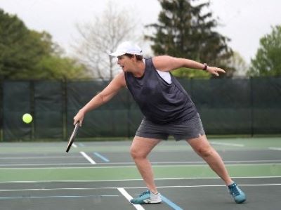 tips to defend spin shots effectively in pickleball